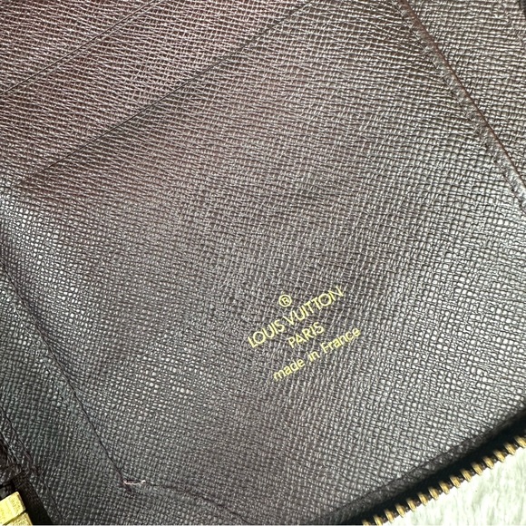 Louis Vuitton Maroon Taiga Leather Clutch Hand Bag Wallet - Picture 8 of 14